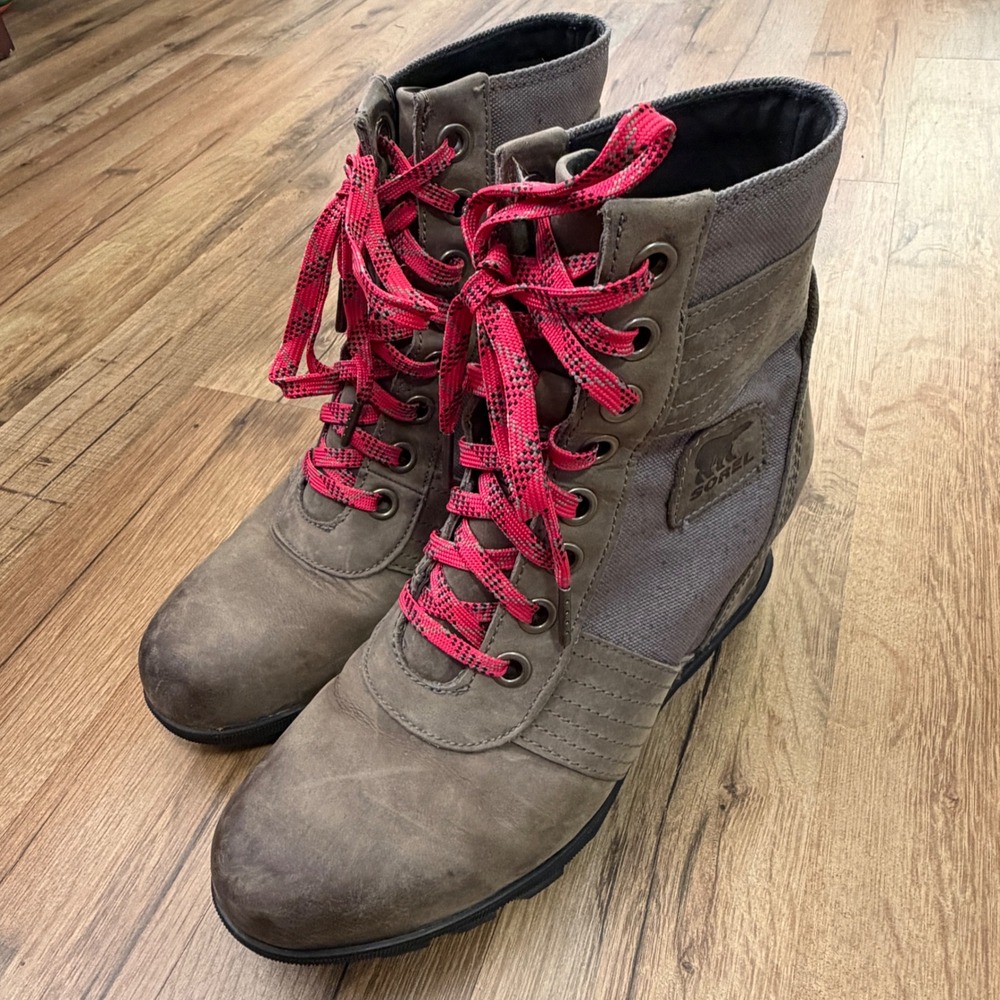 Sorel Lexie Wedge Boots Quarry Grey Pink Lace Up Womens Size 9.5